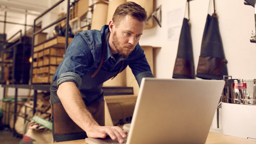 How to Create Engaging Local Social Media Content - featured image|Personalizing content for local social media posts